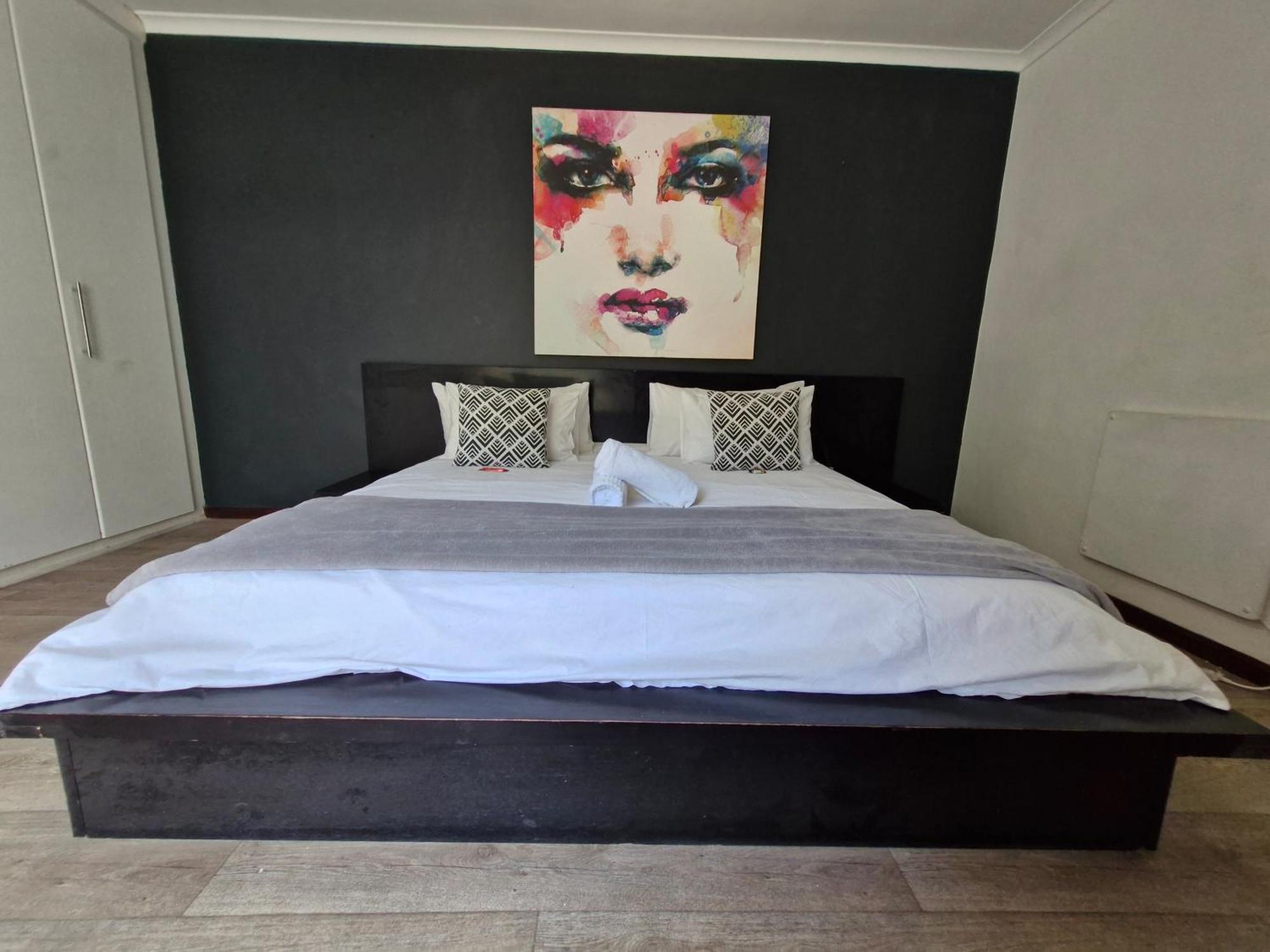 Regent Casa's *